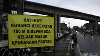 Ada juga tiang yang sudah dipasang girder.