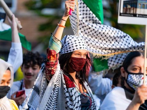 bella hadid ikut demo bela palestina