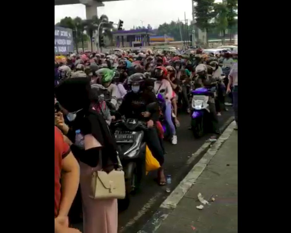 Beredar Video Pengunjung Memaksa Masuk TMII