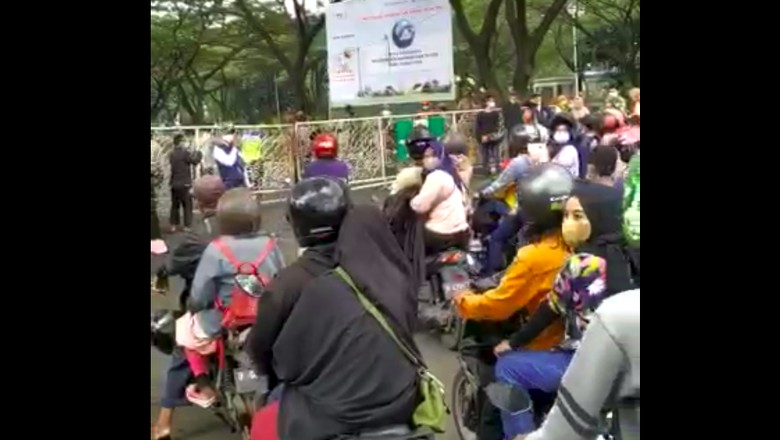 Beredar Video Pengunjung Memaksa Masuk TMII Beredar Video Pengunjung Memaksa Masuk TMII
