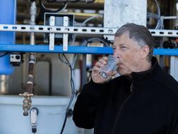 Deretan Hal Aneh yang Dilakukan Bill Gates