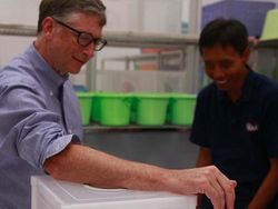 Deretan Hal Aneh yang Dilakukan Bill Gates