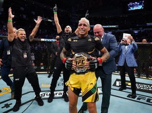 UFC 262: Charles Oliveira Sabet Gelar yang Ditinggalkan Khabib