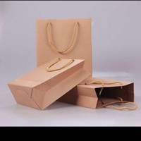 Kata-katanya bikin mikir dua kali. Mungkin maksudnya paper bagi kali ya, bukan papee back. Foto: Instagram/@memengakak123