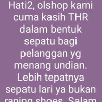 Mungkin maksudnya running shoes bukan raning shoes. Padahal mah running shoes juga artinya sepatu lari, cuma beda bahasa aja. Foto: Instagram/@dramaolshop.id