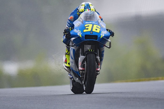 LE MANS, FRANCE - MAY 15: Joan Mir of Spain and Team Suzuki ECSTAR  heads down a straight during the MotoGP of France - Qualifying at Le Mans on May 15, 2021 in Le Mans, France. (Photo by Mirco Lazzari gp/Getty Images)