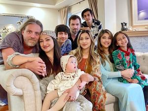 Keluarga Azhari Rayakan Lebaran di Amerika dengan Gaya Bohemian