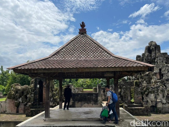 Lebaran Tetap Buka, Kunjungan Wisatawan Goa Sunyaragi Meningkat