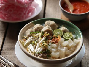Resep Mie Kocok Bandung Berkuah Bening yang Gurih Segar