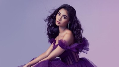 10 Potret Miss Myanmar Kehilangan Koper, Pakai Baju Pinjaman di Miss Universe