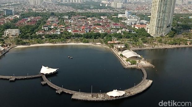 Pantauan tempat wisata Ancol, Jakarta Utara (Jakut) via udara dengan memakai Helikopter Bell 429, Minggu (16/5/2021)