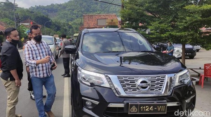 Pemobil asal Indramayu diamankan polisi karena pakai plat nomor palsu