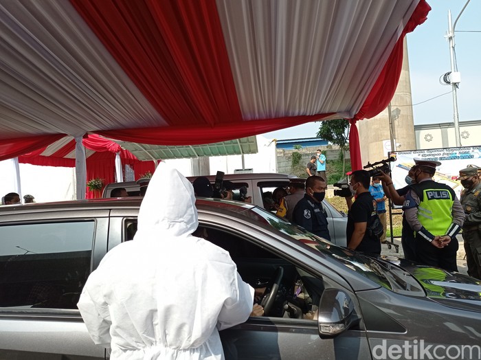 Pos Pemeriksaan Arus Balik Lebaran di Tol Japek. (Wilda/detikcom).