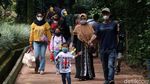Potret Kebun Binatang Bandung Dipenuhi Pengunjung