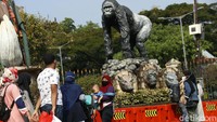 Warga tampak kecewa karena tidak bisa berwisata di hari terakhir libur Idul Fitri ini.