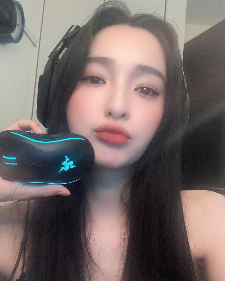 Siapa Sangka, Gamer Secantik Ini Ternyata.. Siapa Sangka, Gamer Secantik Ini Ternyata..