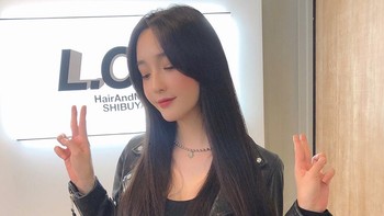 Selama beberapa tahun Satoh bekerja sebagai model di suatu majalah fashion dengan identitas palsu. Foto: (Instagram : satokayo1226)