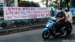 Spanduk Tolak Pemudik Kembali Tanpa Surat Bebas COVID