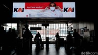 Sebelumnya, Menteri Perhubungan (Menhub) Budi Karya Sumadi sempat marah saat melihat penumpang berdesakan di tengah pandemi COVID-19. Menhub mengatakan, Stasiun Manggarai adalah tempat perjumpaan kereta api yang terpadat.