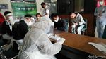 Tidak Pakai Masker, Pengunjung Pasar Klithikan Notoharjo Diswab Antigen