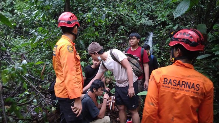 7 warga asal Medan yang sempat dilaporkan hilang di Sibolangit (dok. SAR Medan)