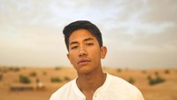 Banyak netizen yang terkesima dengan ketampanan Abdul Mateen, termasuk salah satunya Wirda Mansur, putri Ustaz Yusuf Mansur. Foto: Instagram: @tmski