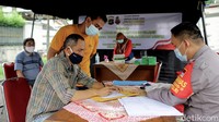 Diketahui, seluruh Polsek di wilayah Polda Metro Jaya menyediakan layanan antigen gratis bagi masyarakat yang baru saja kembali usai melakukan perjalanan mudik.  