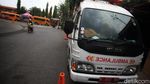 Ambulans-Bus Sekolah Siap Angkut Pemudik ke RSD Wisma Atlet