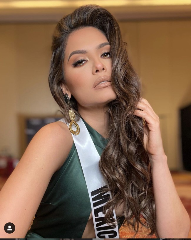 Andrea Meza yang kini berusia 26 tahun, lahir pada 13 Agustus 1994 di Chihuahua, Meksiko. Ia tumbuh di tengah keluarga yang sangat besar. Setidaknya, Andrea memiliki 40 sepupu. Foto: Dok. Instagram @ andreamezamx