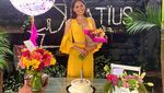 Pose Cantik Andrea Meza Miss Universe 2020 Saat Ngopi
