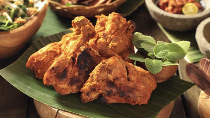 Resep Ayam Bakar Padang Gurih Pedas, Sekali Coba Pasti Ketagihan!