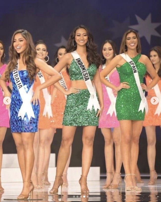 Pada malam final Miss Universe 2020 yang berlangsung Minggu (16/5/2021) malam waktu setempat atau Senin (17/5/2021) pagi di Indonesia, nama Ayu Maulida disebut sebagai finalis yang berhasil melaju ke babak top 21. Foto: dok. Instagram @ayumaulida97