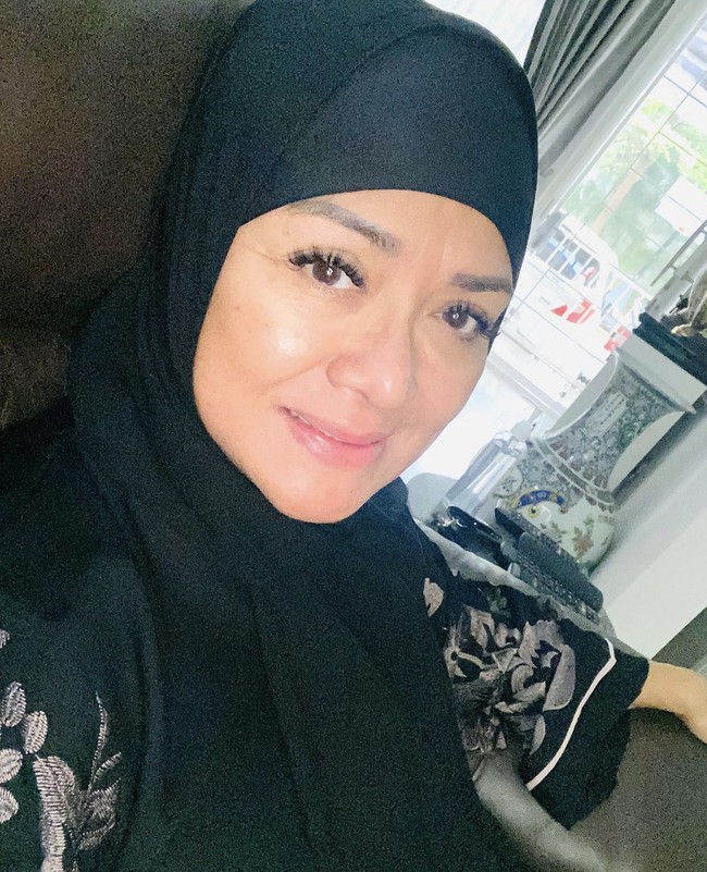 Betharia Sonata sudah merasa ikhlas dan berdamai dengan berbagai masalah masa lalunya. Ia sudah memaafkan dan berusaha untuk menjadi pribadi yang lebih baik lagi. Foto: Dok. Instagram @official.bethariasonata.