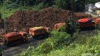 Merujuk pada data tahun 2020, pada H-1 Lebaran, jumlah sampah mencapai 6.995 ton dengan 1.299 rit truk sampah. Lalu, pada hari Lebaran, jumlah sampah turun, yakni hanya 2.195 ton dengan ritase 432 rit.
