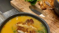 Walaupun dituntut dengan kesibukan yang luar biasa, Bella tak segan untuk memasak makanan favoritnya sendiri yaitu ramen. Foto: Instagram/bellahadid