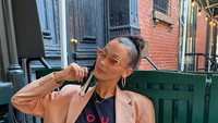 Model dengan nama lengkap Isabella Khair Hadid atau dikenal dengan Bella Hadid ini memiliki darah keturunan Palestina dari sang ayah. Foto: Instagram/bellahadid