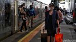 Hiruk Pikuk Stasiun Gambir-Senen di Kala Arus Balik Mudik
