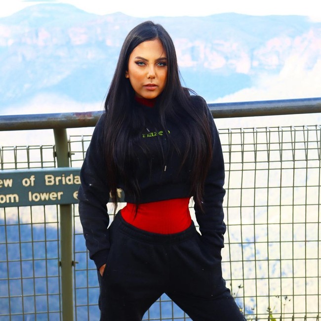 Itu tidak membuatku merasa bersalah. Aku tidak pulang ke rumah lalu tidak bisa tidur karena aku telah mengkhianati seseorang. Mudah untuk kami mematikan bagian itu dan memisahkannya, ujarnya. Foto: Instagram @kanikabatra