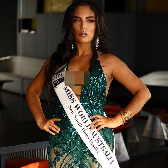 Dalam sebuah video di YouTube yang diberi judul Interview with a sociopath Kanika mengungkap tentang sifat aslinya. Finalis Miss World Australia tersebut sudah didiagnosa oleh belasan psikiatris bahwa ia punya kepribadian anti sosial dan narsistik. Foto: Instagram @kanikabatra