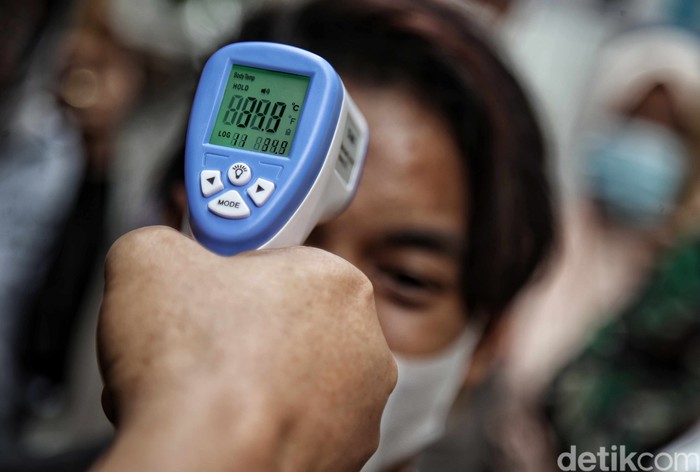 Lebaran Usai, Pemudik yang Tiba di Sunter Jakarta Utara Didata Sejumlah pemudik yang tiba di kawasan Sunter, Jakarta Utara, didata petugas. Pendataan itu dilakukan sebagai upaya pencegahan penyebaran virus Corona.