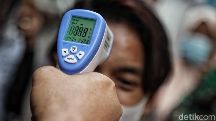 Lebaran Usai, Pemudik yang Tiba di Sunter Jakarta Utara Didata Sejumlah pemudik yang tiba di kawasan Sunter, Jakarta Utara, didata petugas. Pendataan itu dilakukan sebagai upaya pencegahan penyebaran virus Corona.