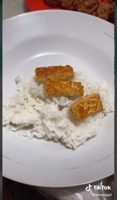 Makan Nasi pakai Lauk Kastengel Lagi jadi Trend di TikTok