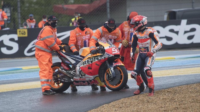 LE MANS, FRANCE - MAY 16: Marc Marquez of Spain and Repsol Honda Team crashed out during the wurm-up before the MotoGP race during the MotoGP of France - Race at  on May 16, 2021 in Le Mans, France. (Photo by Mirco Lazzari gp/Getty Images)