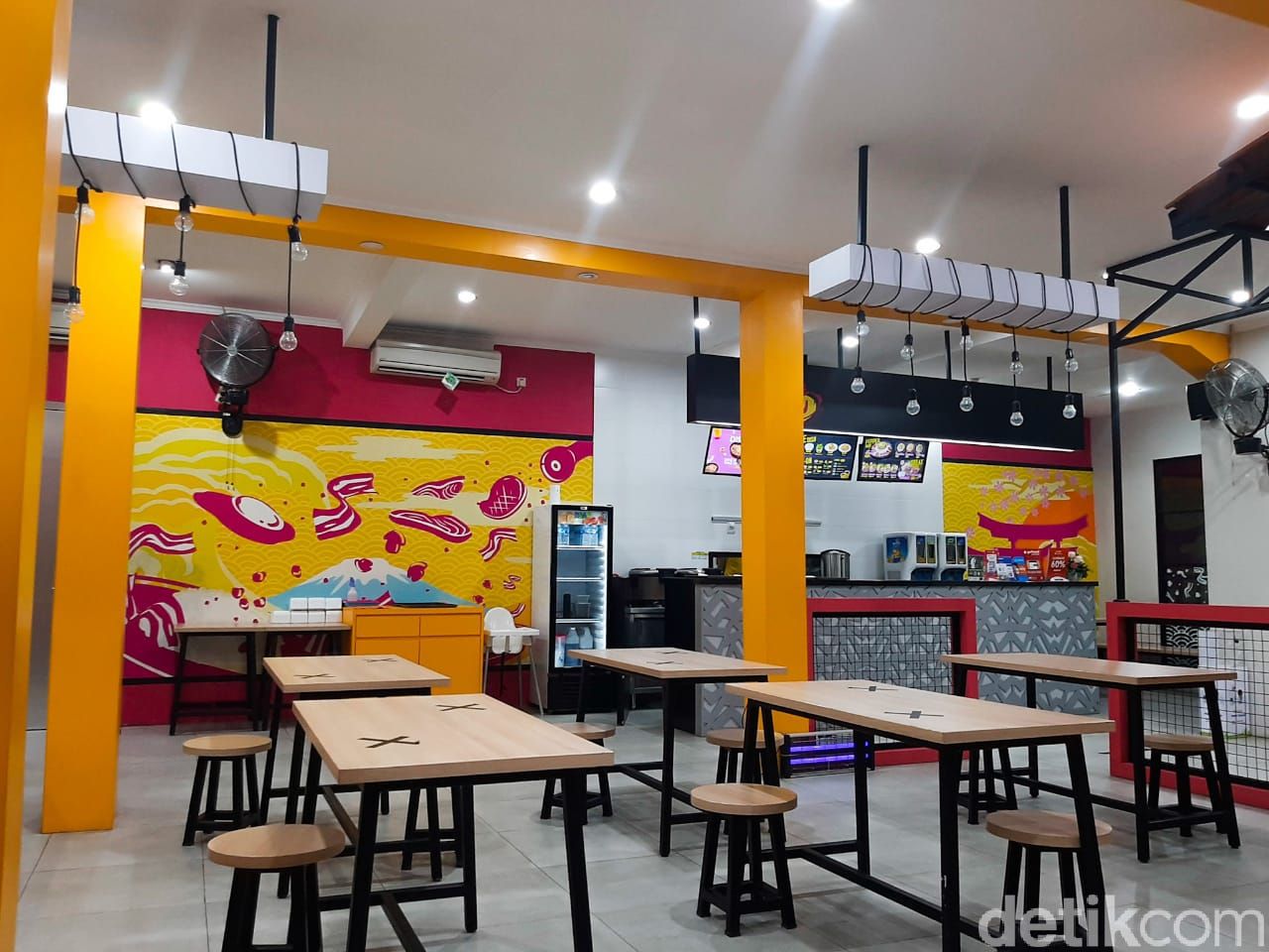 Mazeru: Restoran Pepper Rice dengan Harga Terjangkau. Ada menu olahan nasi dengan lauk daging sapi, daging ayam, salmon, hingga udang.