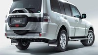 Dikutip dari Paultan, Mitsubishi Pajero Final Edition ditawarkan dalam varian GLX, GLS, dan Exceed. Tipe GLX yang memiliki tujuh kursi, fitur limited-slip differential, Apple CarPlay, dan layar sentuh infotainment tujuh inci yang kompatibel dengan Android Auto dan kamera mundur, dibanderol mulai AUD 54.990 atau setara Rp 608,7 juta. Foto: Paultan