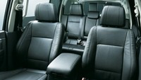 Lanjut untuk tipe Exceed, yang menggunakan highlight eksterior krom, jok kulit, sunroof, dan pedal aluminium, harganya AUD 63.490 (Rp 703,4 juta). Foto: Paultan