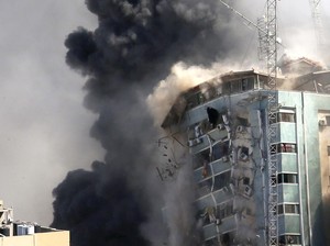Serangan Udara Israel Coba Bungkam Suara Media Internasional
