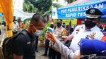 Momen Pemudik Tes Antigen di Terminal Kalideres