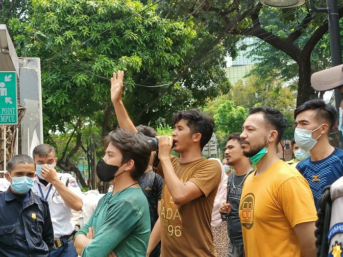 Pencari suaka asal Afghanistan demo di depan UNHCR (Karin-detikcom)