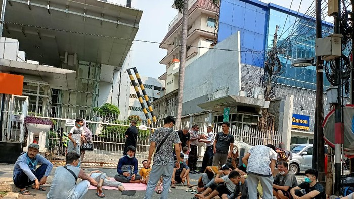 Pencari suaka asal Afghanistan demo di depan UNHCR (Karin-detikcom)